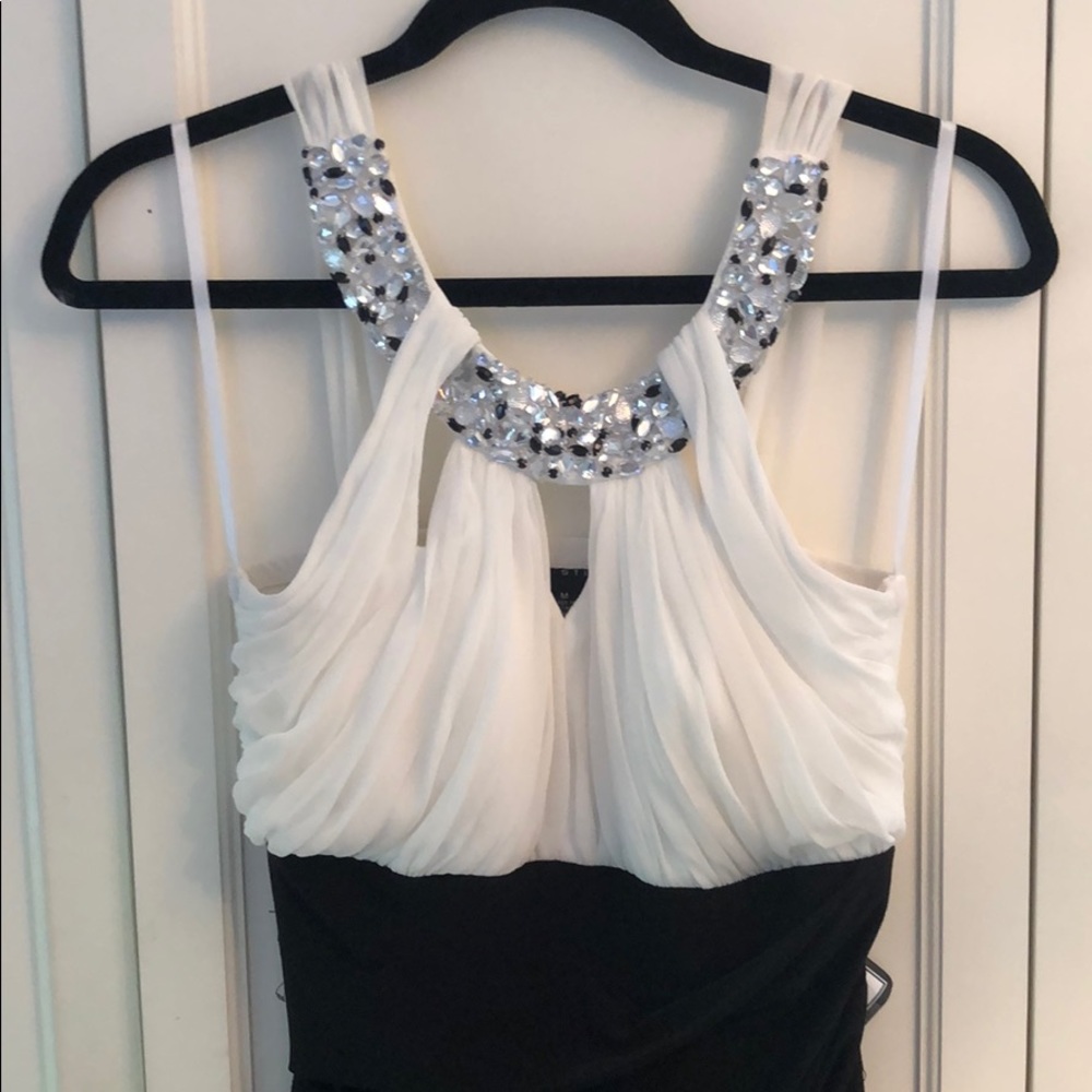 Fitted Ruffle Dress - Picture 2 of 4